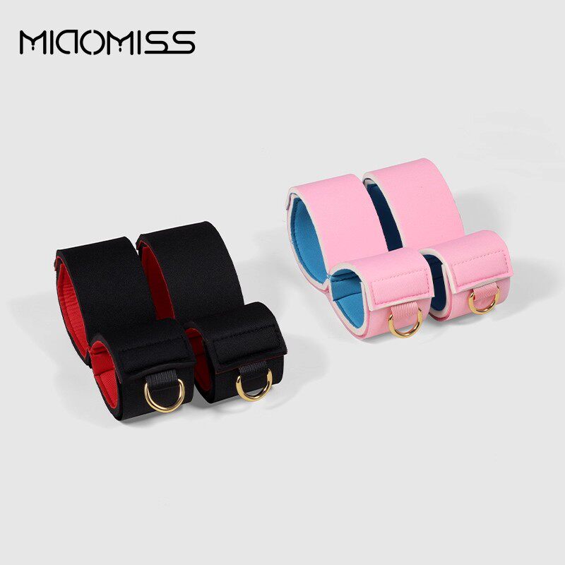 SM sex toy leg splitter